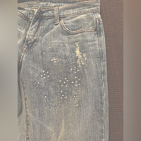 Stylish Vintage Pair of Jeans. - Picture 3 of 11